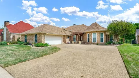 2705 Oak Point Dr, Garland, TX 75044