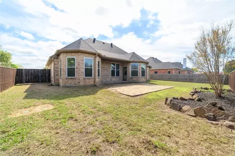 Exterior - 1604 High Point Dr, Pilot Point, TX 76258 photo 6 of 8
