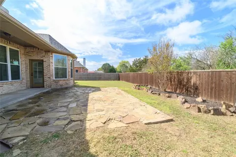 Exterior - 1604 High Point Dr, Pilot Point, TX 76258 photo 5 of 8