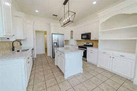 Kitchen - 1604 High Point Dr, Pilot Point, TX 76258 photo 1 of 5