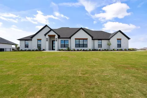 245 Martin Dr, Granbury, TX 76049
