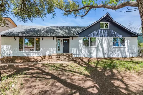 7025 Oakland Ln, North Richland Hills, TX 76180