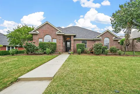 1400 Louise Ln, Ennis, TX 75119