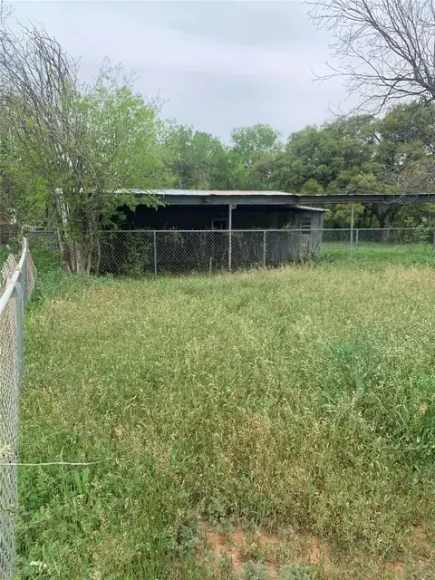 Exterior - 106 Ray Barnes Dr, Bangs, TX 76823 photo 4 of 10
