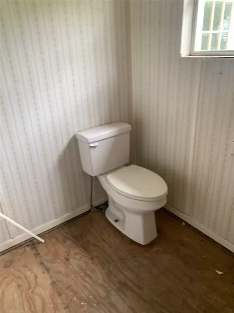 Bath - 106 Ray Barnes Dr, Bangs, TX 76823 photo 1 of 3