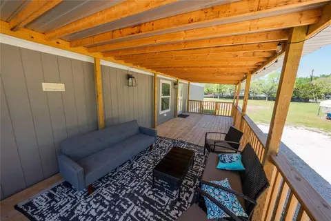 144 N Greenbriar Rd, Whitney, TX 76692