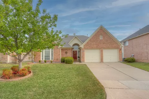 6914 Mesa Dr, Fort Worth, TX 76132