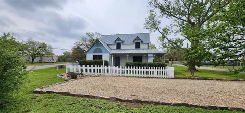 407 Longhorn Trl, Granbury, TX 76049