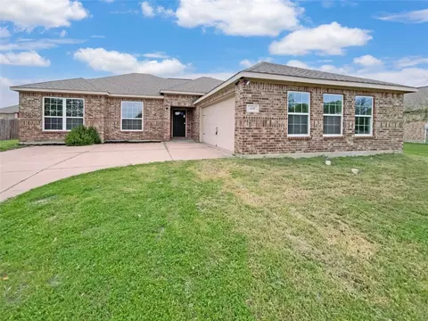 408 Lake St, Red Oak, TX 75154