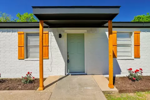 210 Park Ct, Weatherford, TX 76086