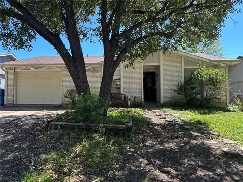 2922 Lockwood Dr, Carrollton, TX 75007