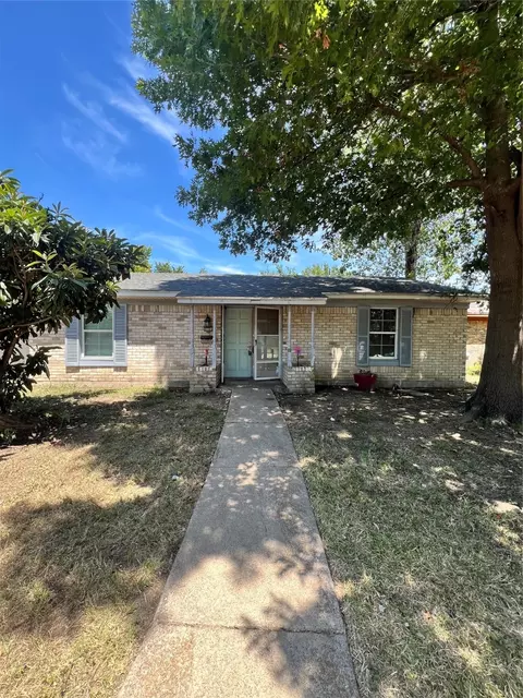 9705 Glengreen Dr, Dallas, TX 75217