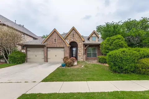 800 Partridge Dr, Aubrey, TX 76227