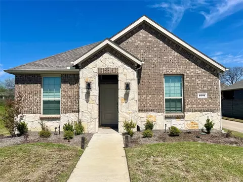 1601 Blakely Pl, Aubrey, TX 76227