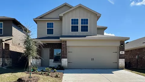 900 Trough St, Royse City, TX 75189