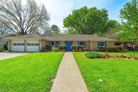2712 Emerson Ln, Denton, TX 76209