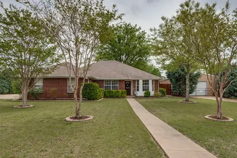 208 Springdale Dr, Palmer, TX 75152