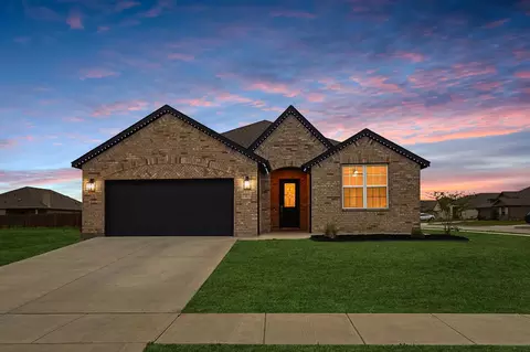 2 Covey Ln, Sanger, TX 76266