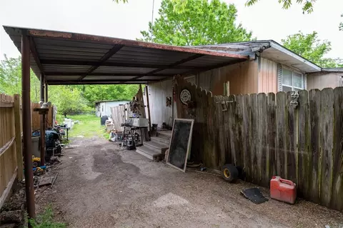 404 E Walnut St, Whitewright, TX 75491