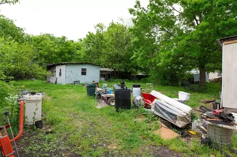 Exterior - 404 E Walnut St, Whitewright, TX 75491 photo 10 of 10