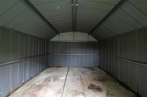 Exterior - 404 E Walnut St, Whitewright, TX 75491 photo 4 of 10