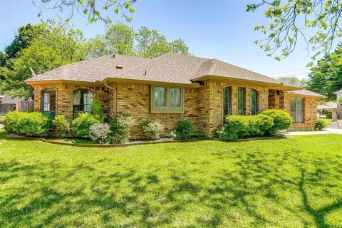 2719 Serenade Ct, Arlington, TX 76015