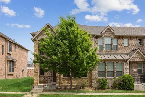 917 Shelby Ln, The Colony, TX 75056