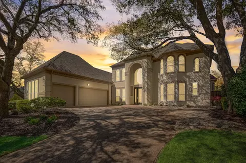 912 Hills Creek Dr, Mckinney, TX 75072