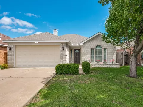 7329 Grass Valley Trl, Fort Worth, TX 76123