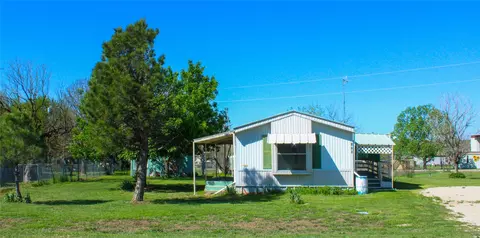 126 Scenic Dr, Coleman, TX 76834