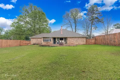 Exterior - 551 Montgomery Dr, Springhill, LA 71075 photo 4 of 4
