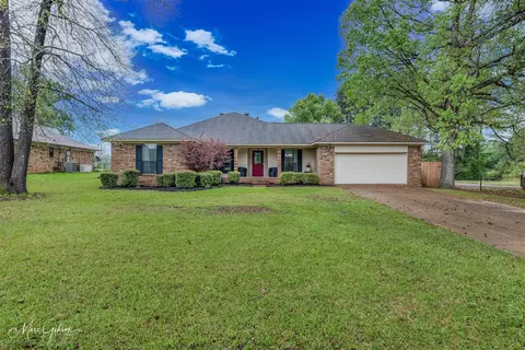 Exterior - 551 Montgomery Dr, Springhill, LA 71075 photo 1 of 4
