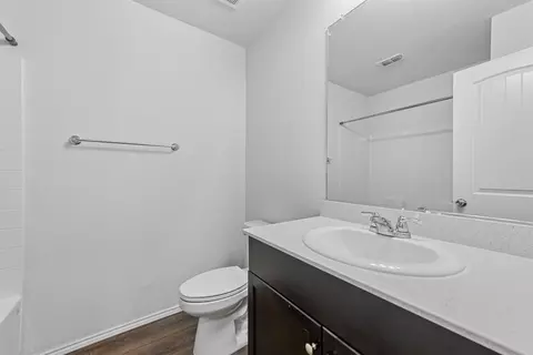 Bath - 461 Falling Star Dr, Haslet, TX 76052 photo 2 of 2