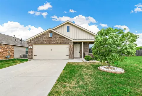 461 Falling Star Dr, Haslet, TX 76052