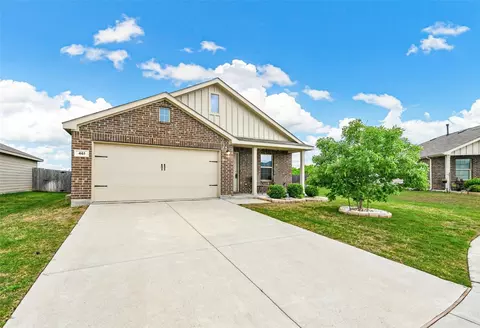 Exterior - 461 Falling Star Dr, Haslet, TX 76052 photo 3 of 5