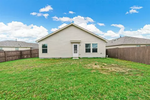Exterior - 461 Falling Star Dr, Haslet, TX 76052 photo 4 of 5