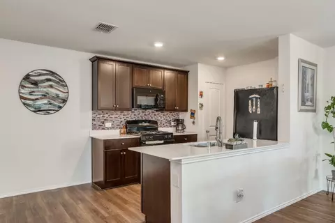 Kitchen - 461 Falling Star Dr, Haslet, TX 76052 photo 4 of 6