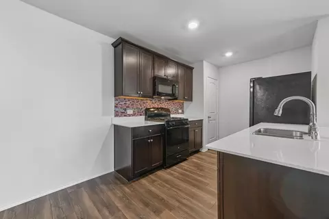 Kitchen - 461 Falling Star Dr, Haslet, TX 76052 photo 3 of 6
