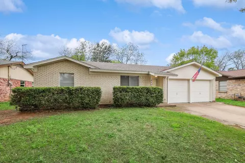 2504 Kingston St, Arlington, TX 76015