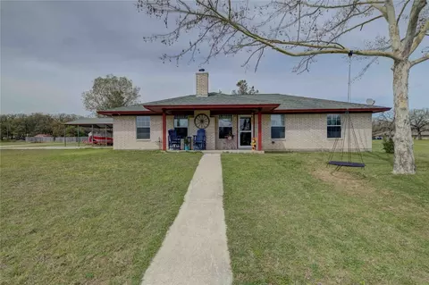 708 Granada Dr, Chico, TX 76431