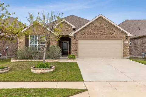 828 Pinnacle Ridge Rd, Haslet, TX 76052