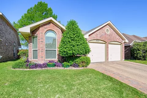 3207 Renaissance Dr, Dallas, TX 75287