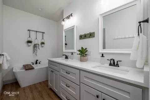 Bath - 332 Bella Way, Abilene, TX 79602 photo 2 of 5