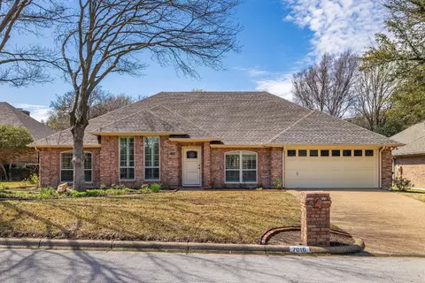 7016 Brookvale Rd, Fort Worth, TX 76132