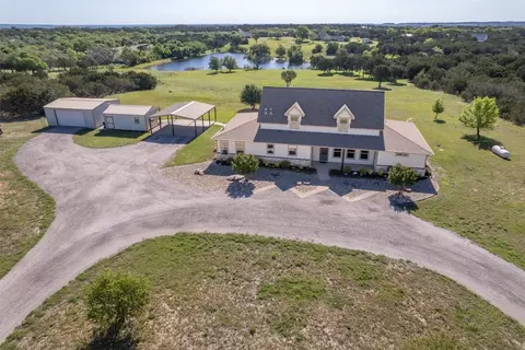 1318 Shady Oaks Cir, Glen Rose, TX 76043