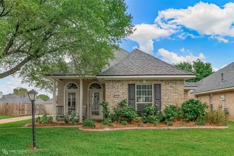 1302 E Belle Haven Dr, Bossier City, LA 71111