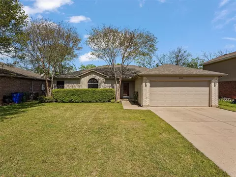 1608 Merritt Dr, Mansfield, TX 76063
