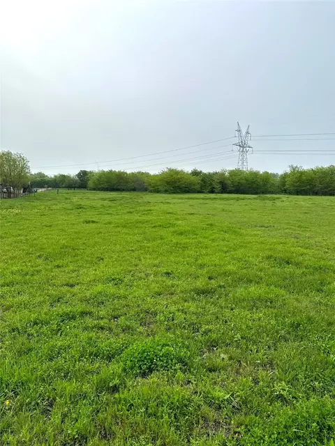 4028 Dove St, Greenville, TX 75401