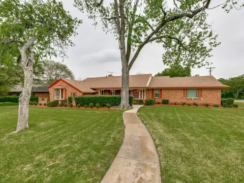 1434 W Red Bird Ln, Dallas, TX 75232