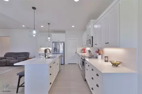 Kitchen - 226 Beechcraft, Abilene, TX 79602 photo 4 of 5